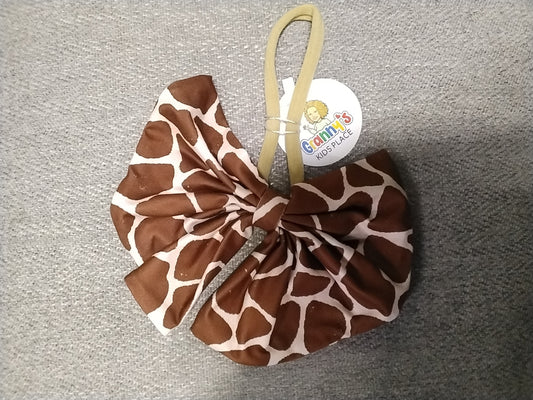 Giraffe hairbow to match the giraffe sleepers/jammies